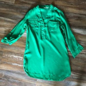 Kelly green 3/4 length shirt
